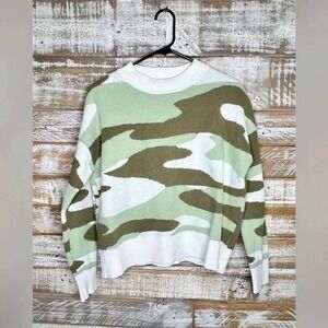 Women's Harper‎ camo sweater M
